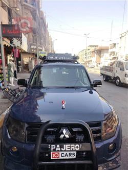 ميتسوبيشي باجيرو